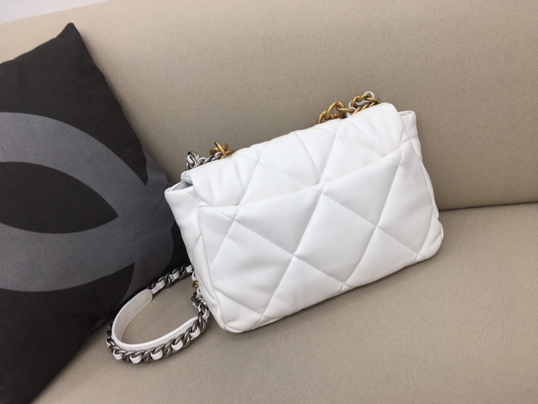 Lambskin 19 Large Handbag Flap Bag AS1161 White